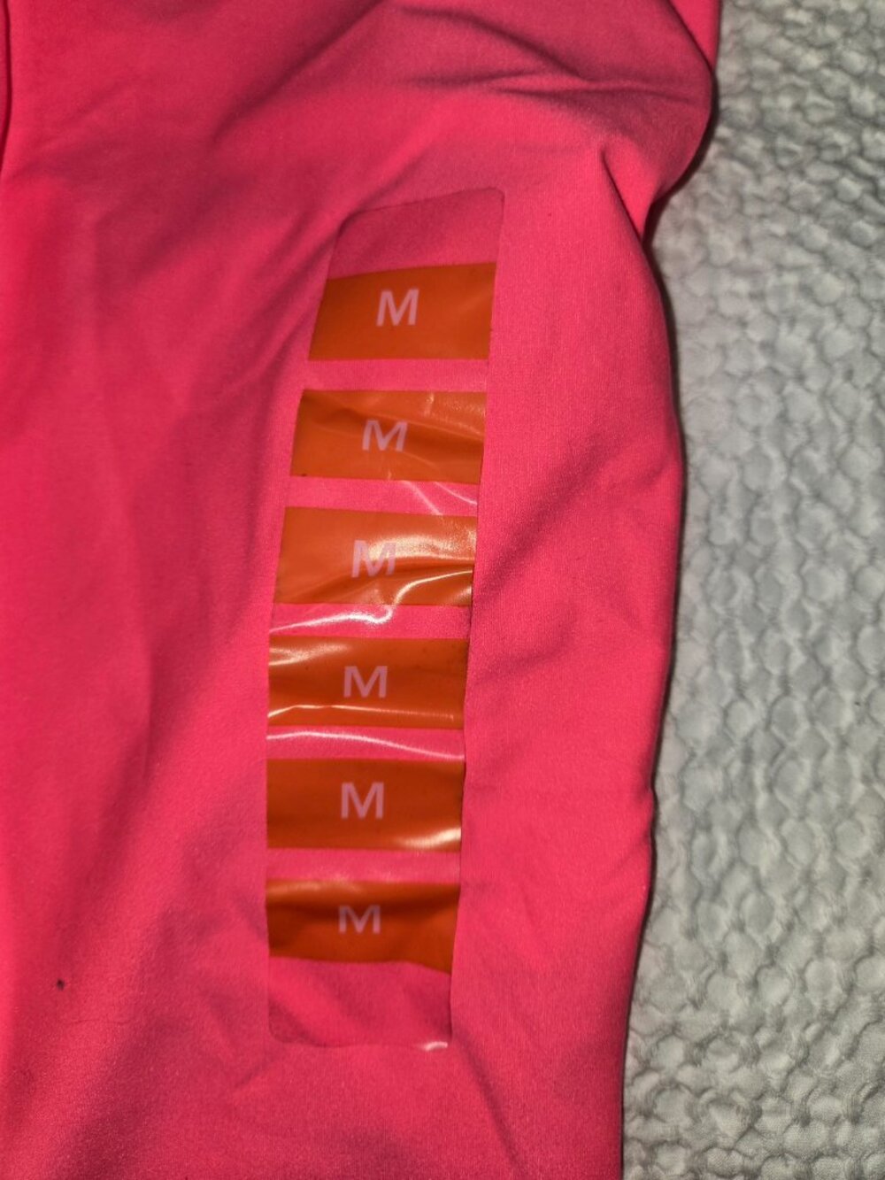 Juicy Couture Sport Essential Crop Leggings Medium Neon Pink NWT 22" Crop - Picture 3 of 6